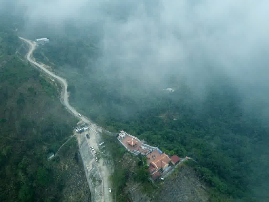 Nhiều điểm cao thuộc Thôn Giang Nam, xã Thanh Thủy từng là “Lò vôi thế kỷ” với sự cày xới ác liệt của đạn pháo