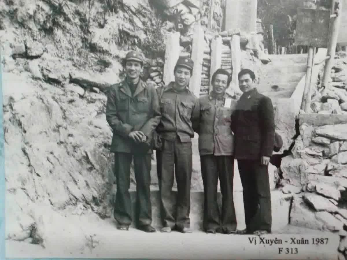Người lính sư đoàn F313 tại mặt trận Vị&nbsp;Xuyên năm 1987